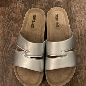 Silver Muk Luks  platform slide-on sandals